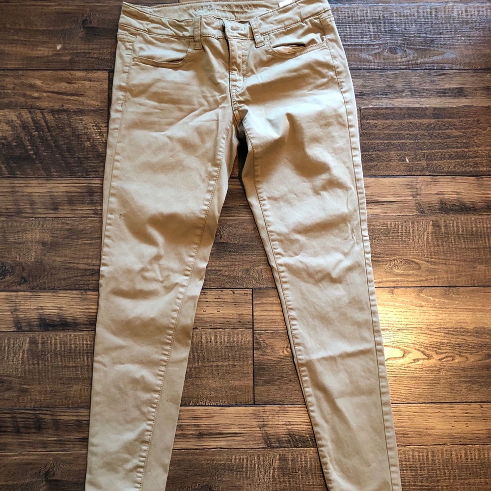 American Eagle Tan skinny pants.